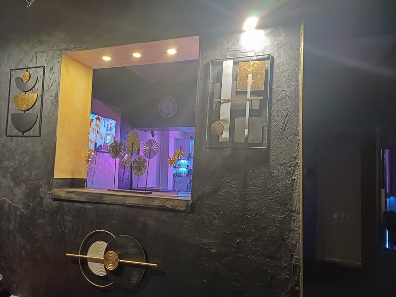 Sefa de tura, hostess pentru cafeneaua noastra din zona Universitate.