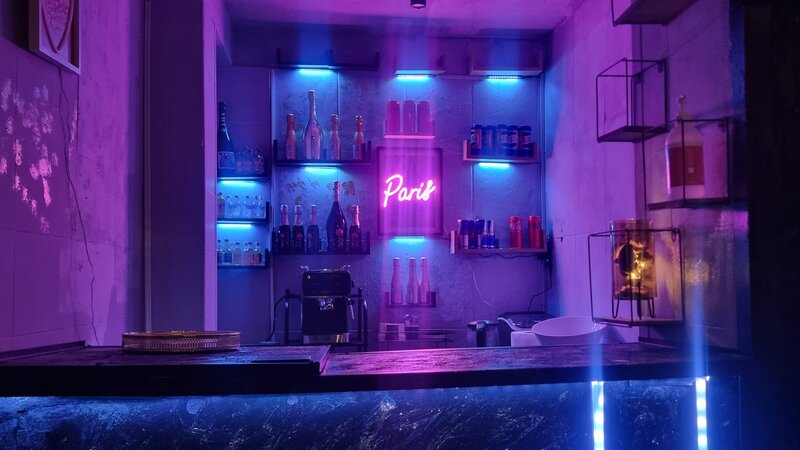 Sefa de tura, hostess pentru cafeneaua noastra din zona Universitate.